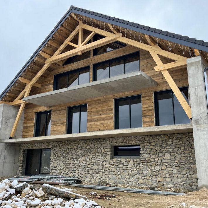 R&eacute;novation corps de ferme charpente - couverture - Villard de Lans