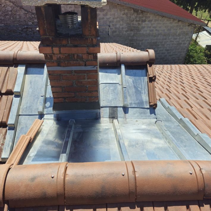 Abergement de chemin&eacute;e en zinc - zinguerie - Saint Martin en Vercors